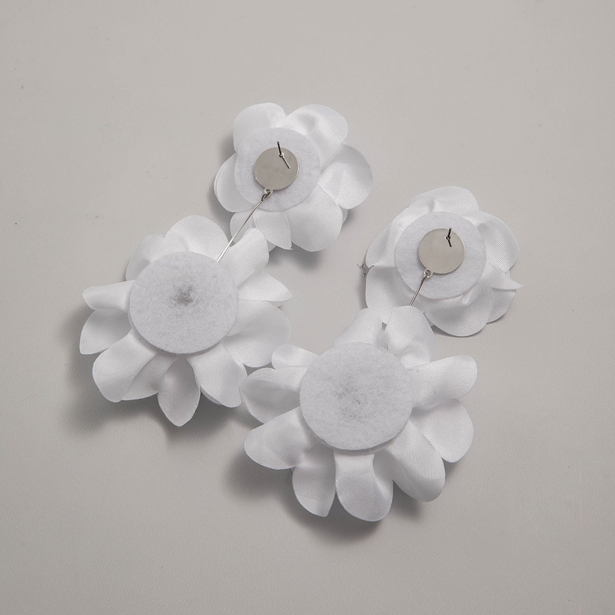 欧美跨境饰品时尚不规则立体花朵设计耳饰夸张彩色烤漆花瓣耳环详情11