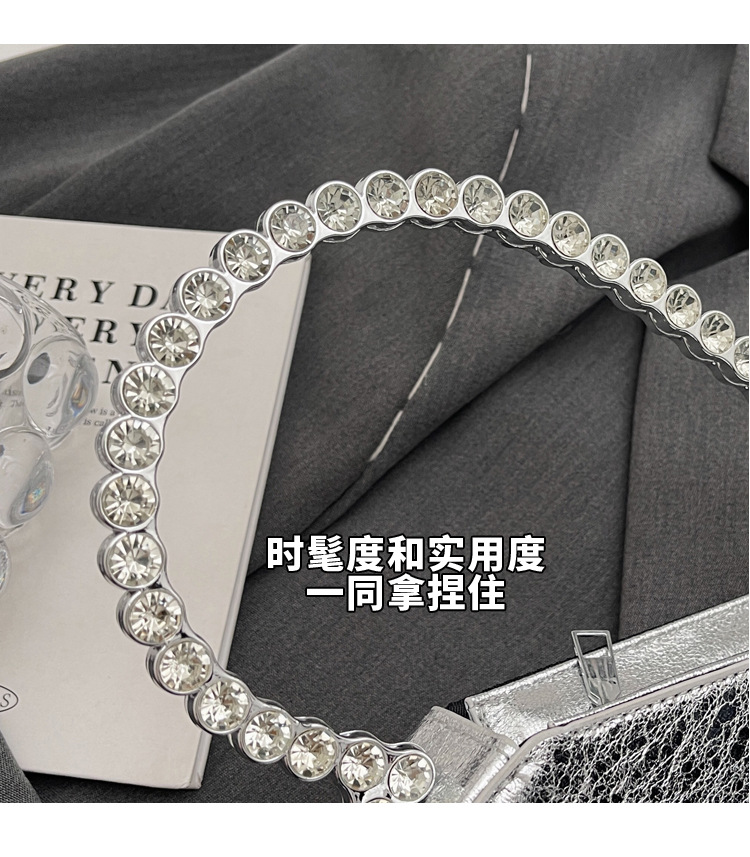 跨境爆款2024春夏新款手拿心形包包镶钻晚宴包时尚洋气女包手拎包详情3