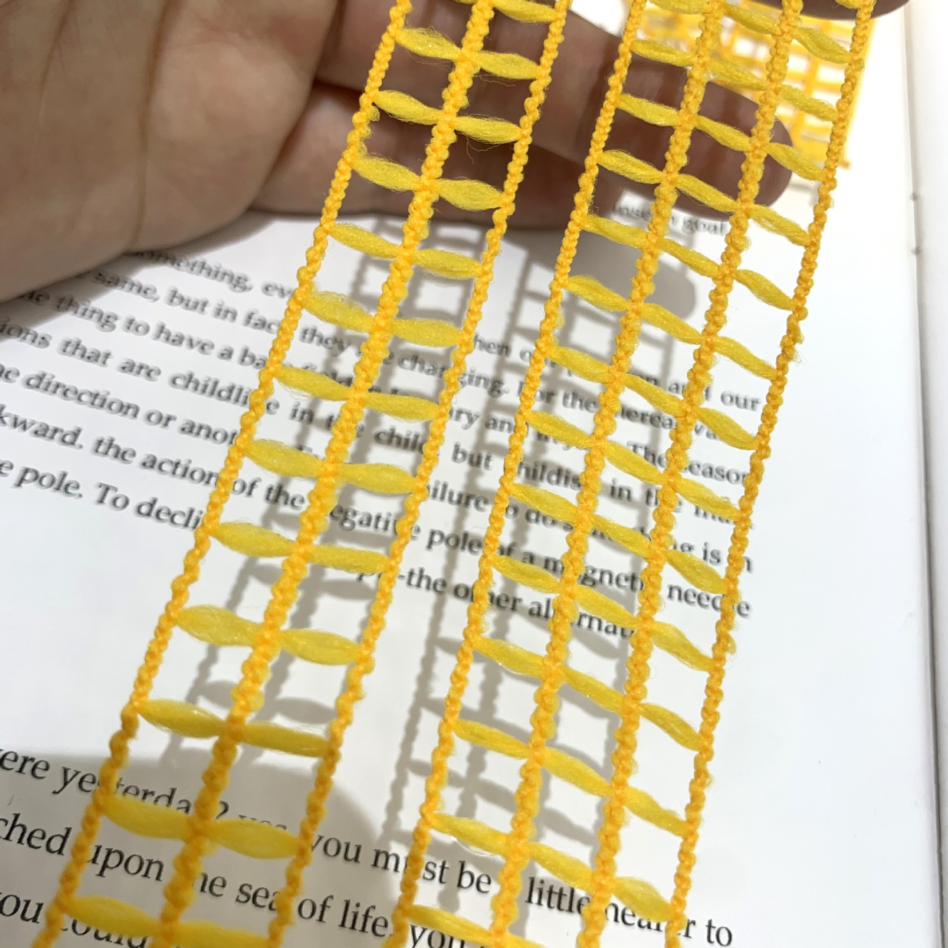 日韩风格子织带鲜花工艺品礼盒包装装饰蝴蝶结 镂空方格丝带 服饰装饰细节之美详情4