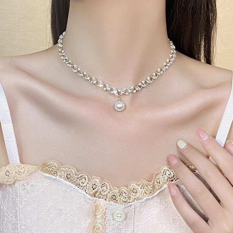 French retro double-layer pearl necklace, a light luxury, niche and high-end accessory for women, fashionable choker neck collarbone chain pic 7