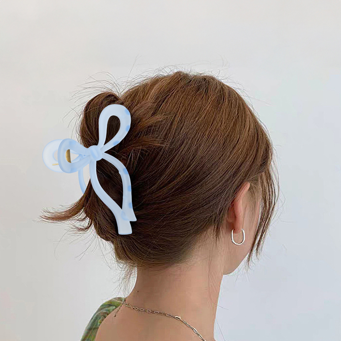 Ins-style macaron-colored hair clips with a matte texture, versatile shark clips, back head hair accessories, and bath hair clips pic 4