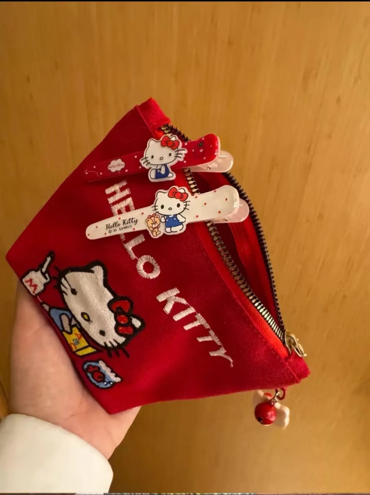 日本凯蒂猫复古风kitty洋气收纳包50周年限定款单肩手提包零钱包详情7