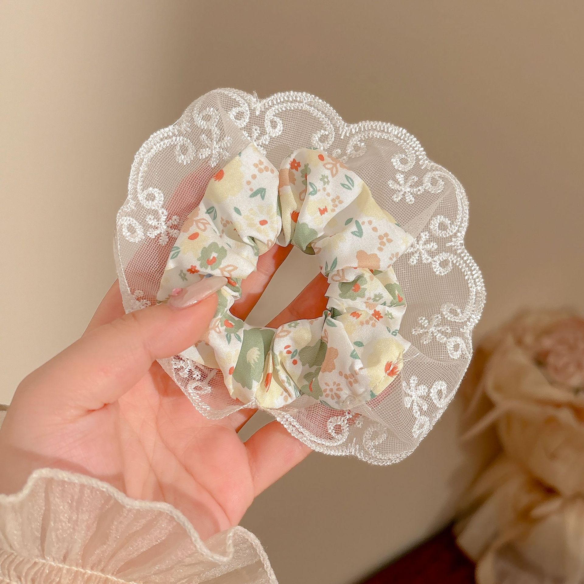 韩系温柔蕾丝花边大号发圈女高级感扎头发皮筋头绳发饰头饰详情9
