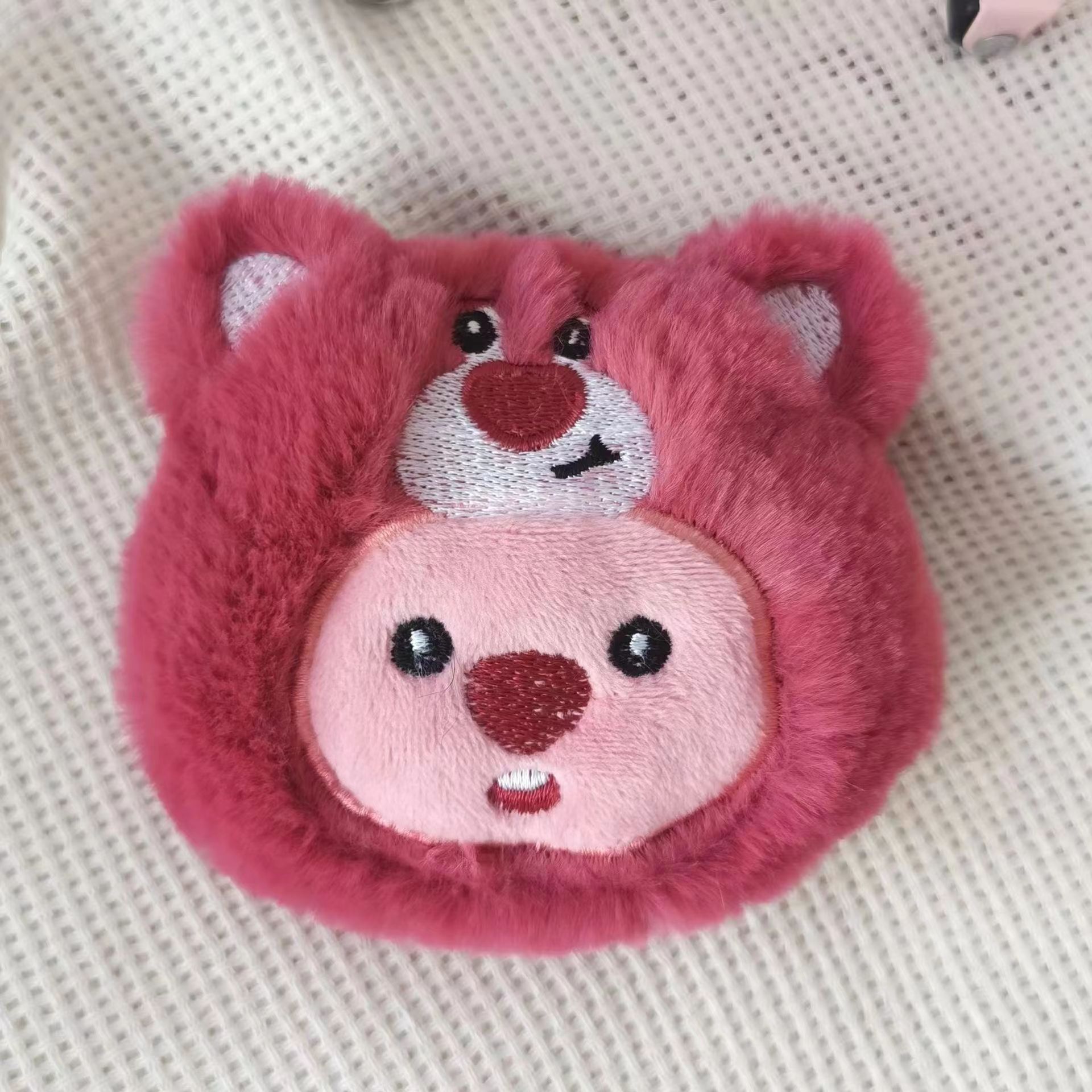 新款loopy露比毛绒玩偶挂件可爱海狸公仔钥匙扣抓机婚庆玩具批发详情4