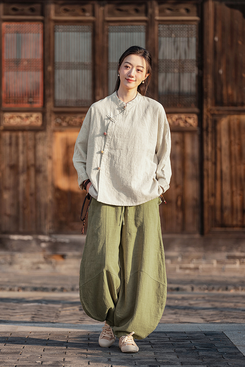2025春夏新款棉麻女装复古立领偏襟拼色砂洗盘扣上衣长袖女式衬衫详情7