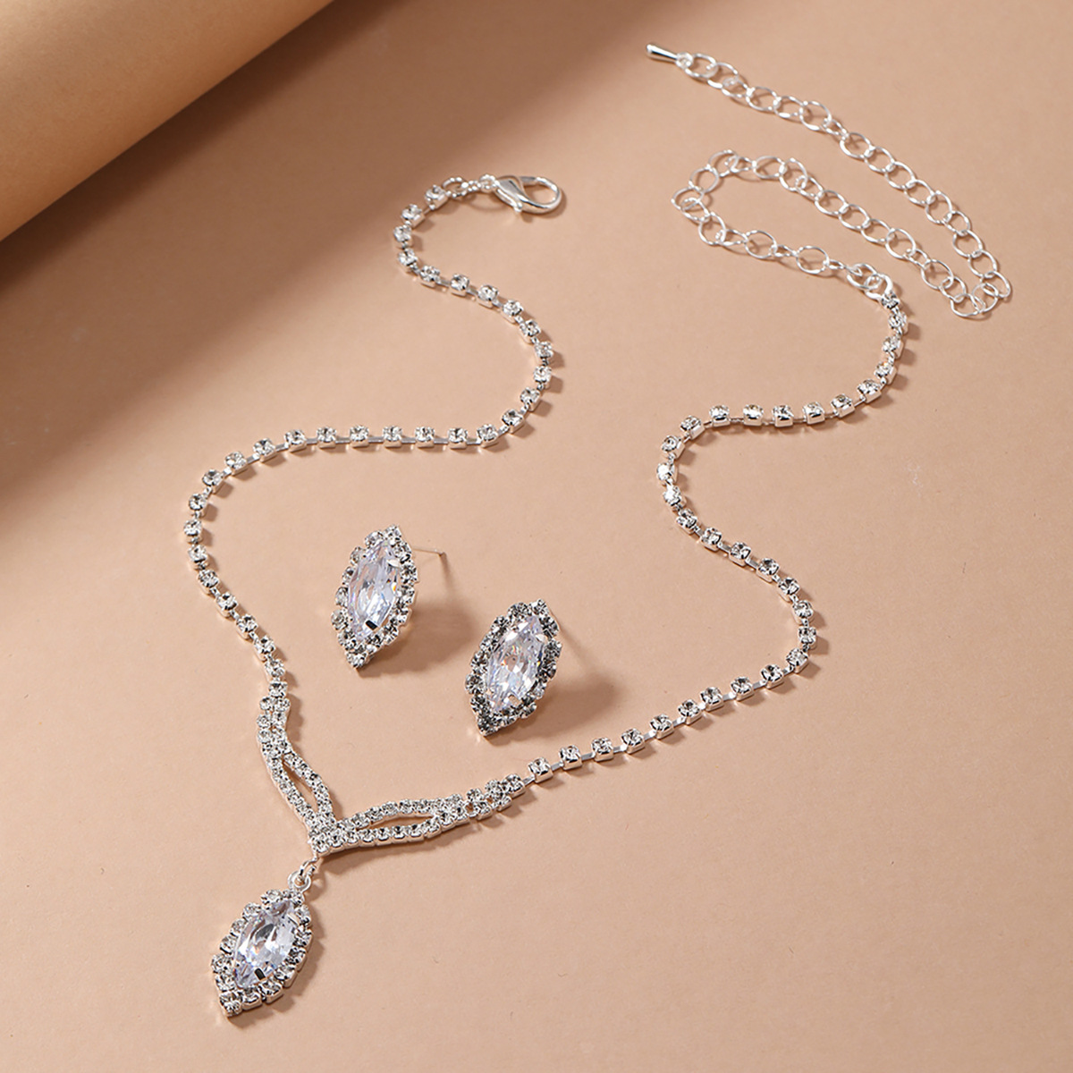 Nuevo producto explosiva novia europa y Estados Unidos cross-border jewelry wholesale/brilliant strass zircon angel tears drop collar ears pic 6