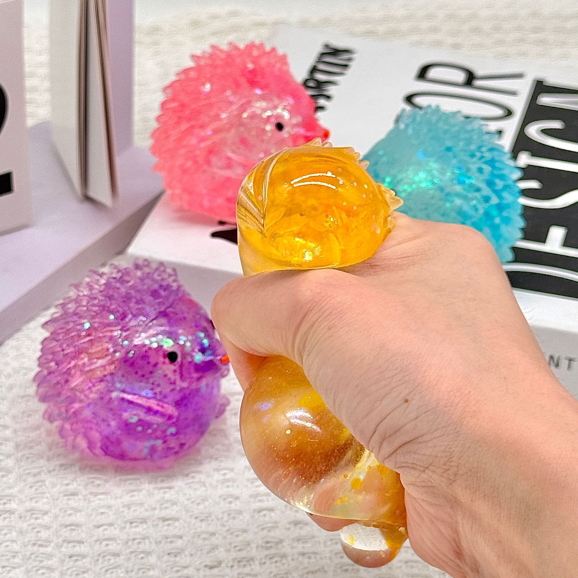 多彩麦芽糖刺猬球萌宠动物糖球慢回弹减压捏捏乐新奇特玩具详情5