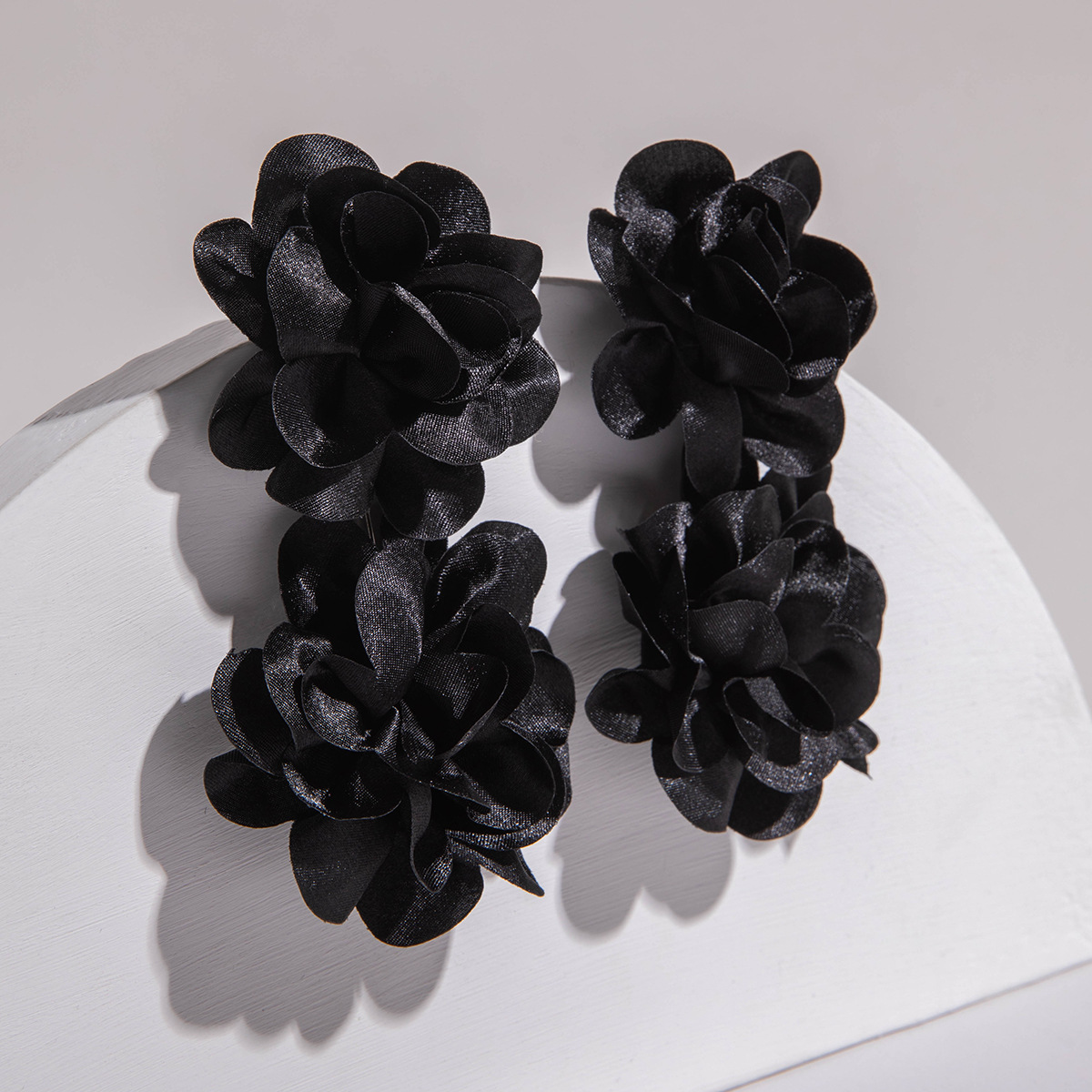 欧美跨境饰品时尚不规则立体花朵设计耳饰夸张彩色烤漆花瓣耳环详情9