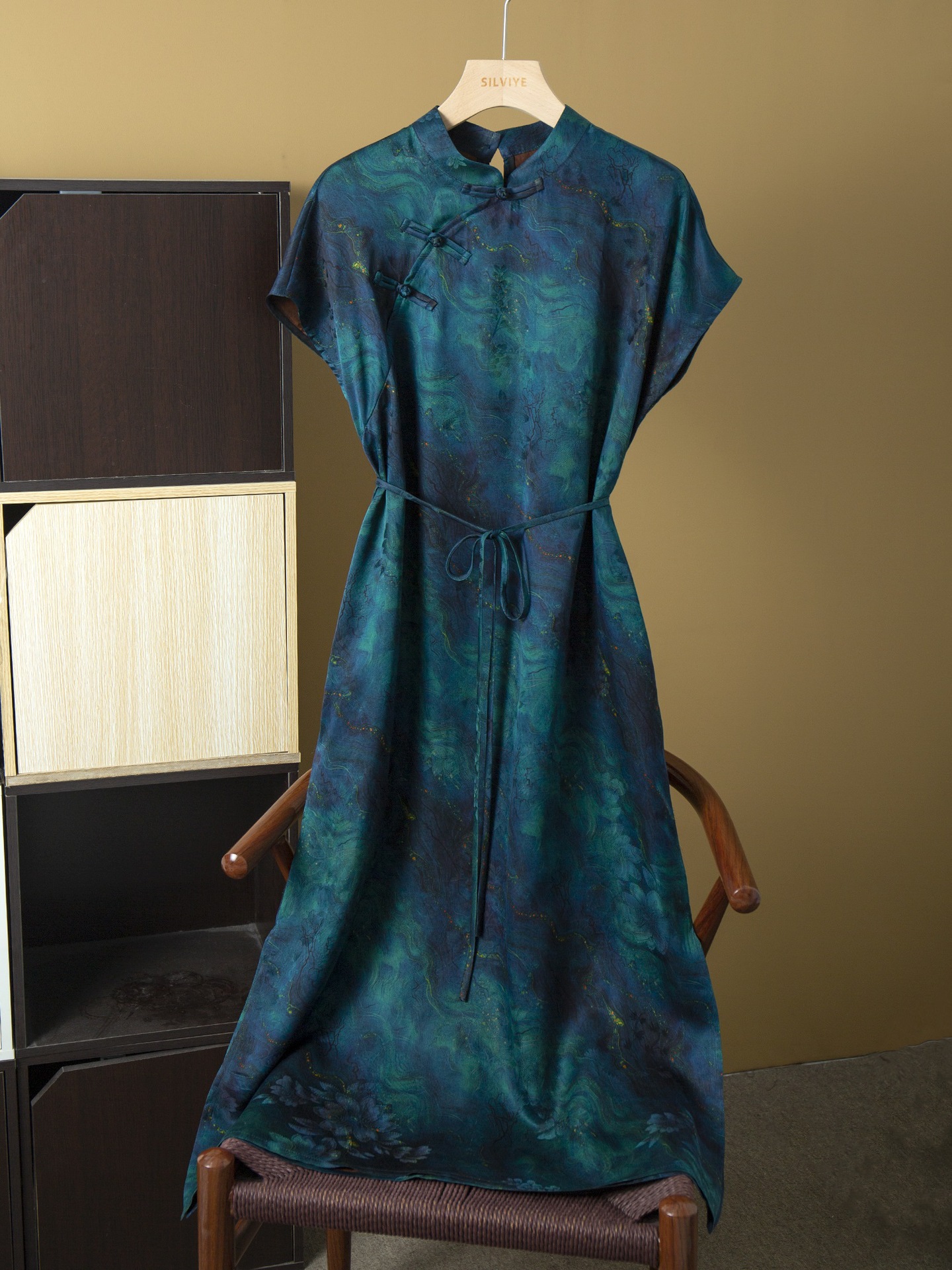 真丝香云纱改良旗袍连衣裙女100桑蚕丝立领收腰短袖长裙夏新款详情7