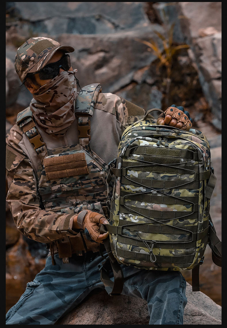 户外突击升级版战术双肩背大容量登山旅游通勤迷彩背包详情23