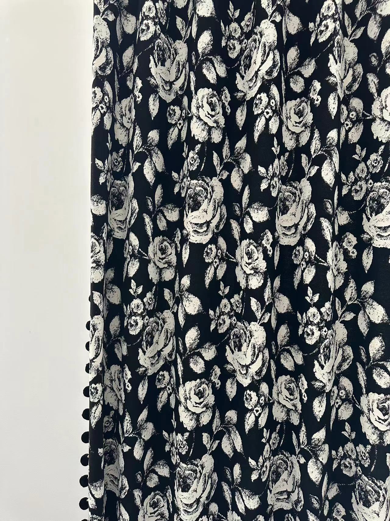 黑色玫瑰窗帘法式轻奢高级感客厅客厅卧室遮光雪尼尔提花窗帘布料详情5