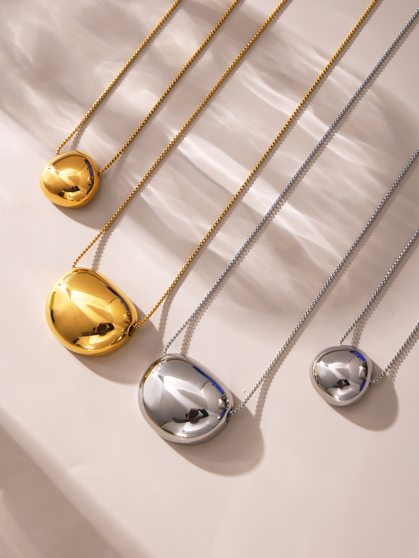 谜丽 欧美风简约圆形吊坠项链不锈钢18K真金轻奢通勤颈链百搭配饰详情11