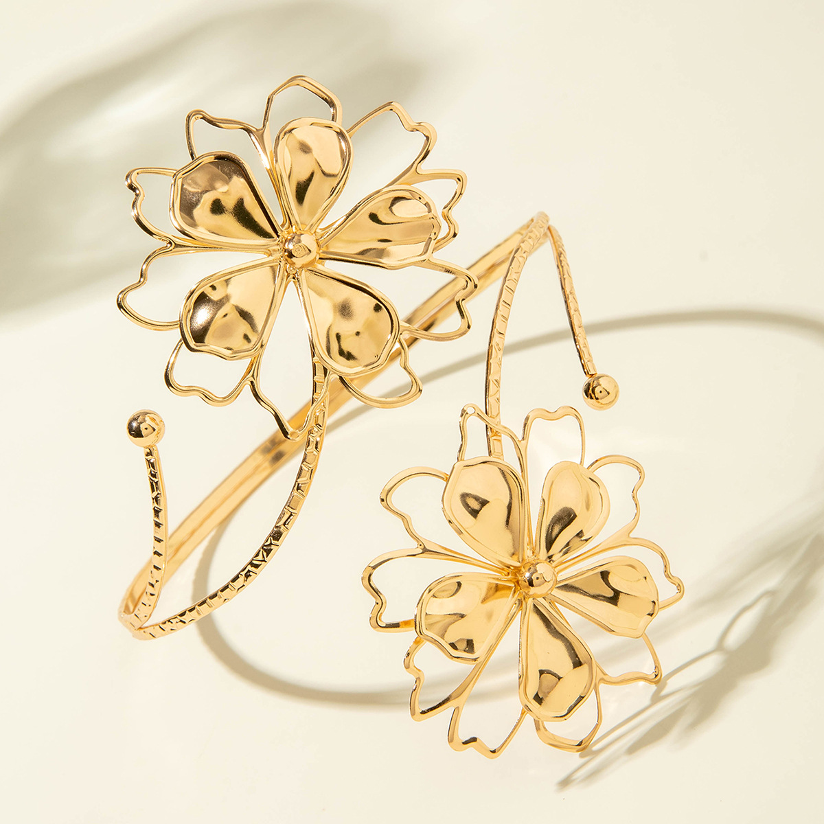 亚马逊跨境个性冷淡风海星手臂镯线条计感蝴蝶环形开口臂镯女详情74