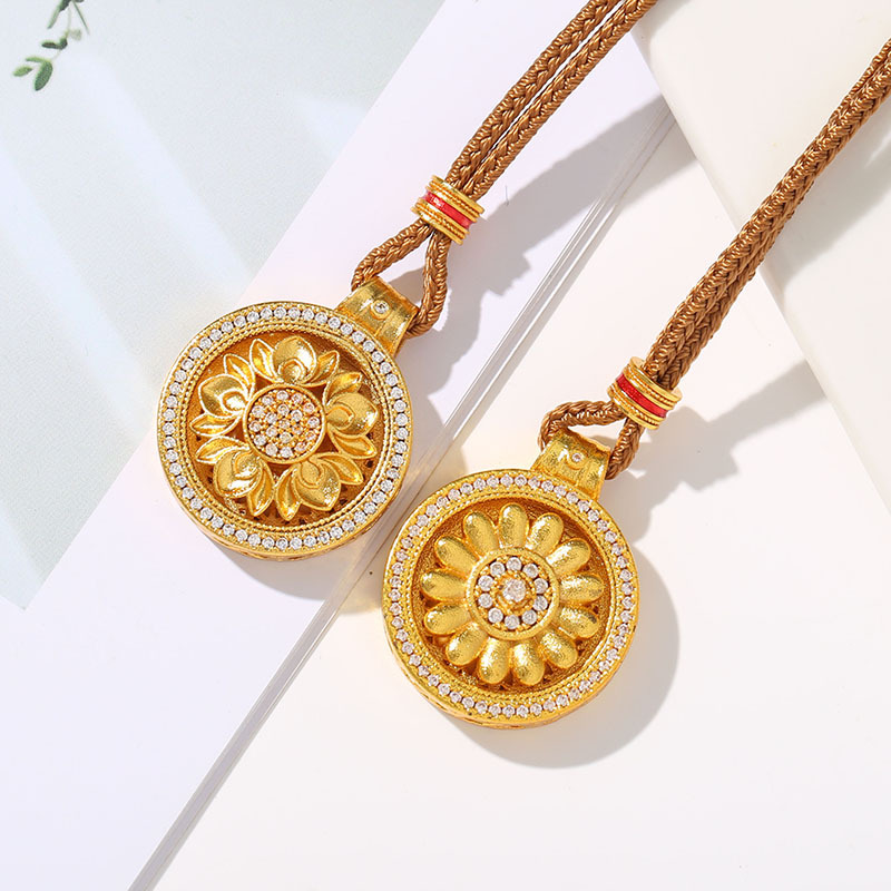 新中式轻奢沙金珐琅彩可旋转点钻罗盘挂件复古黑绳链吊坠详情5