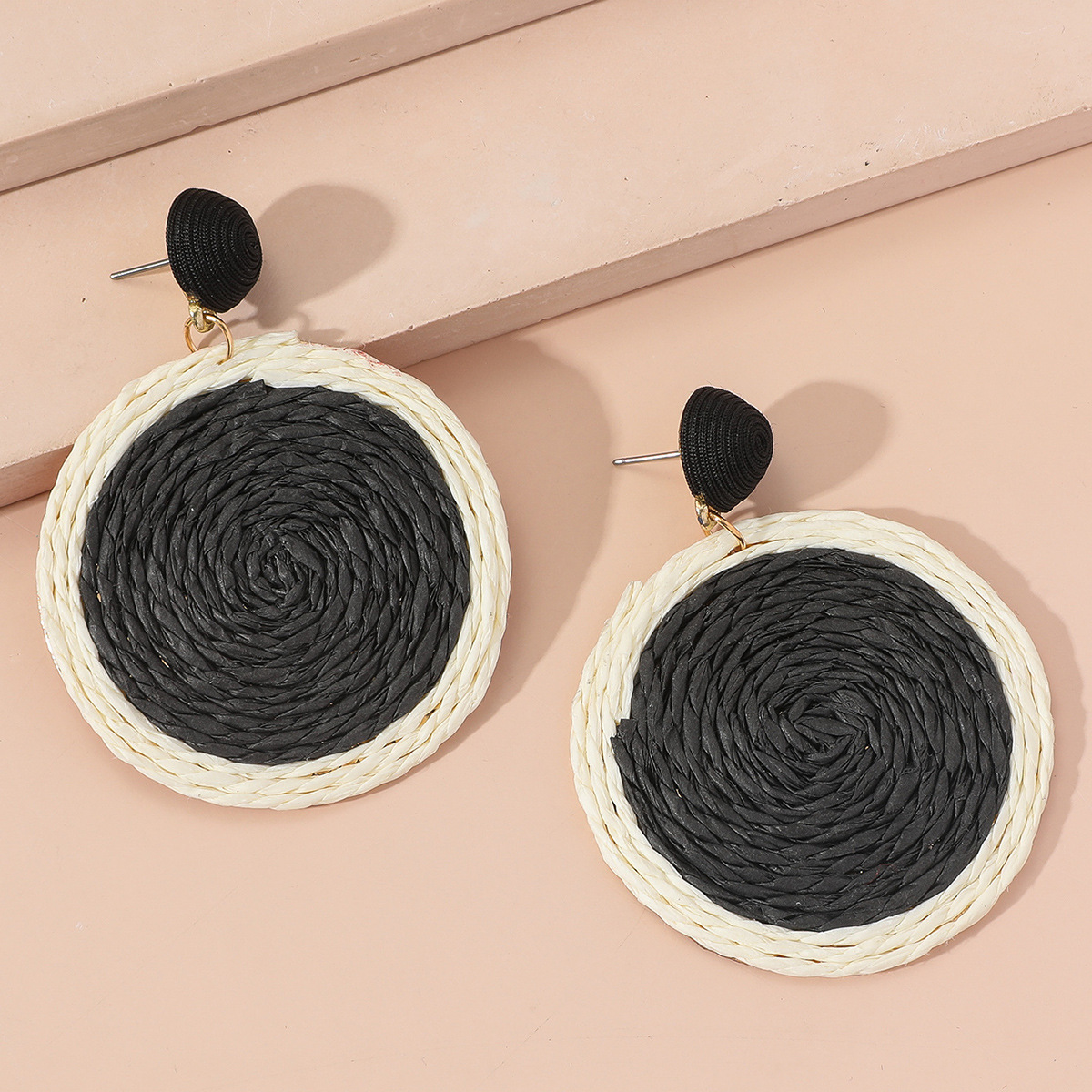 Factory direct sales of new Lafite grass style round earrings, personalized hand-woven earrings pic 2