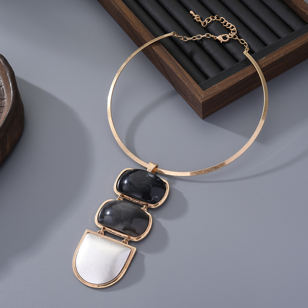 小众轻奢几何吊坠项圈女复古高级感锁骨链跨境时尚百搭饰品批发详情7