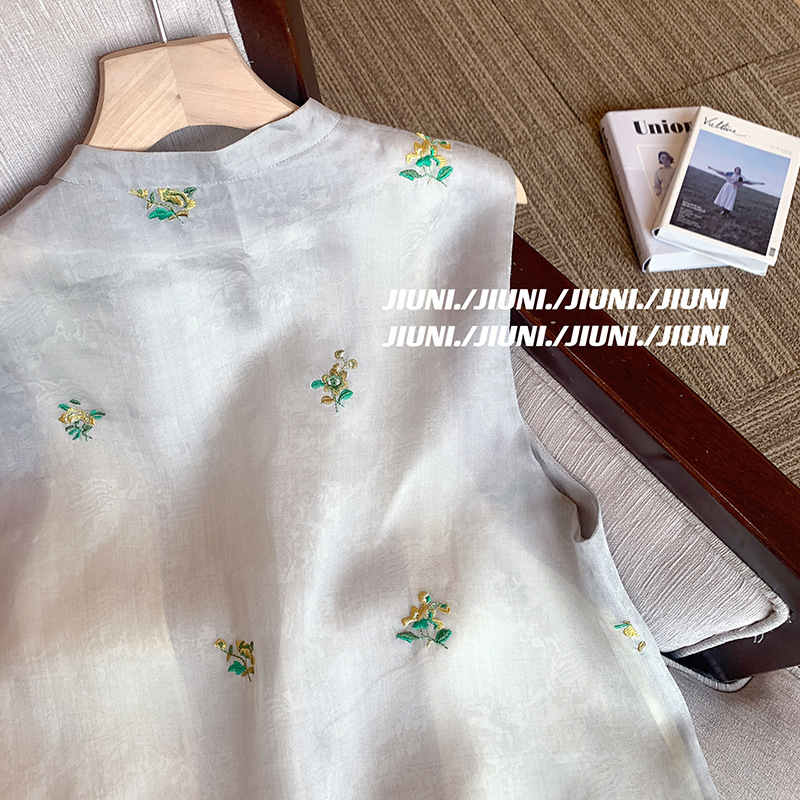 新中式刺绣印花欧根纱马甲女装2024新款春秋复古高级国风叠穿背心详情6