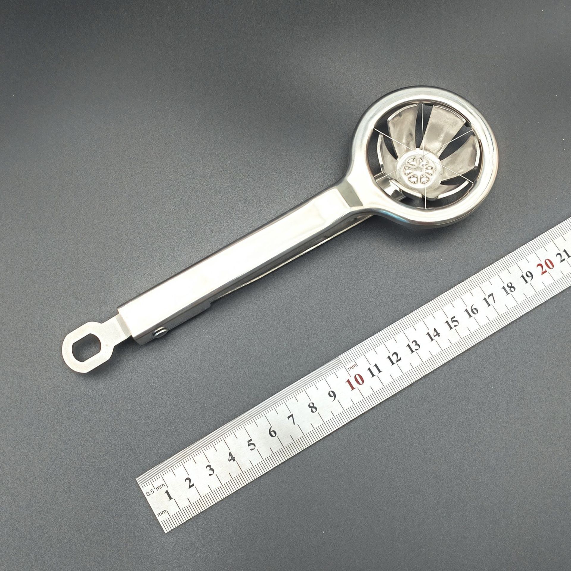 In stock: 304 stainless steel egg slicer, preserved egg slicer, egg divider, kitchen tools pic 2