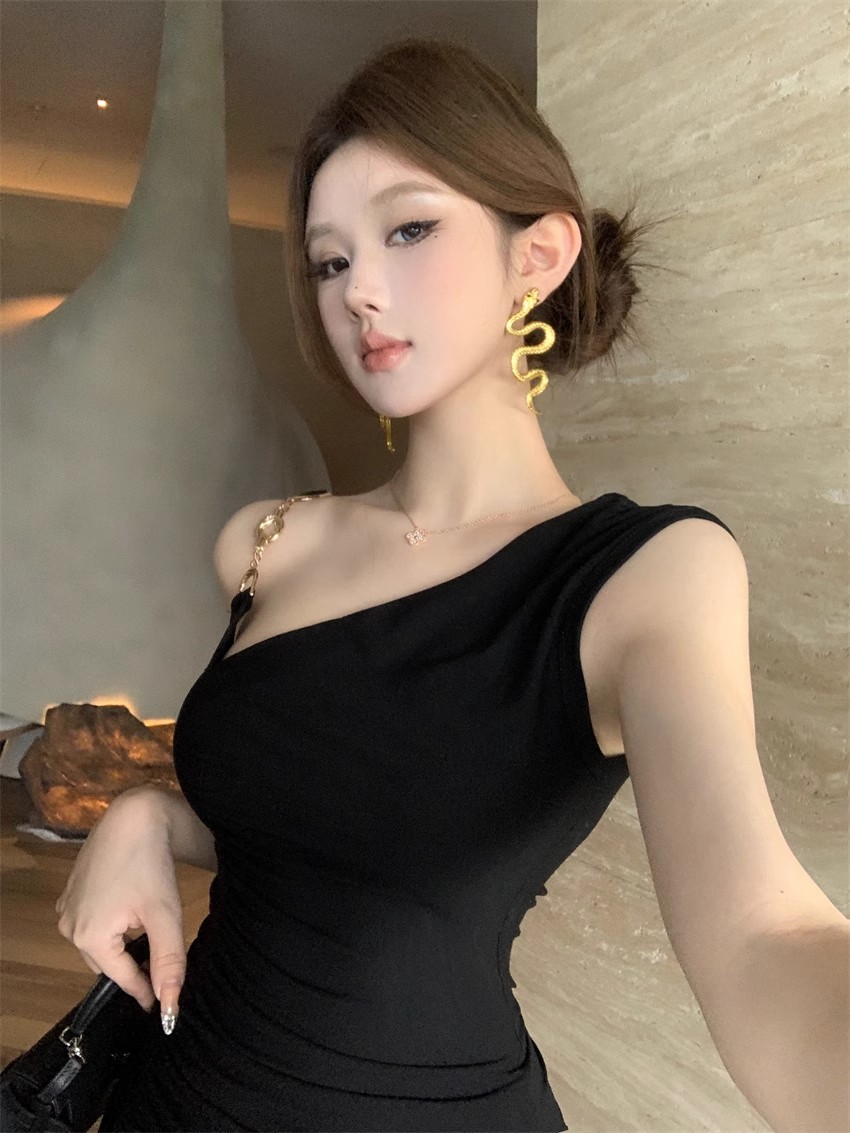 辣妹高级性感斜肩黑色吊带连衣裙女夏季修身气质御姐包臀约会短裙详情3