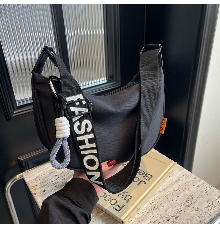 Casual nylon fabric bag for women, 2024 new trendy Korean style crossbody dumpling bag, versatile large-capacity canvas single-shoulder bag pic 23