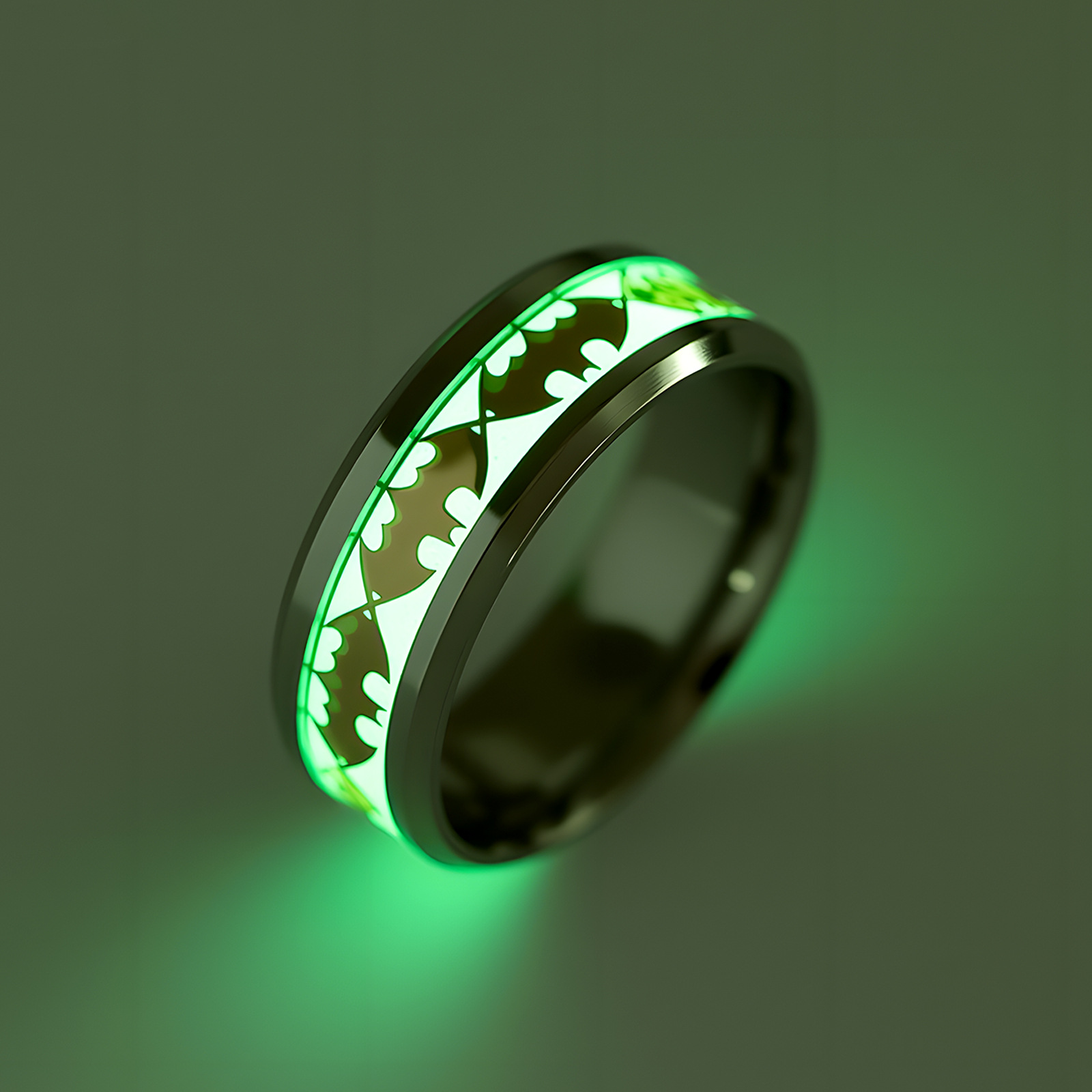 Cross-border European and American best-selling titanium steel jewelry, luminous bat ring, fluorescent new jewelry, can be sent one piece on delivery pic 3