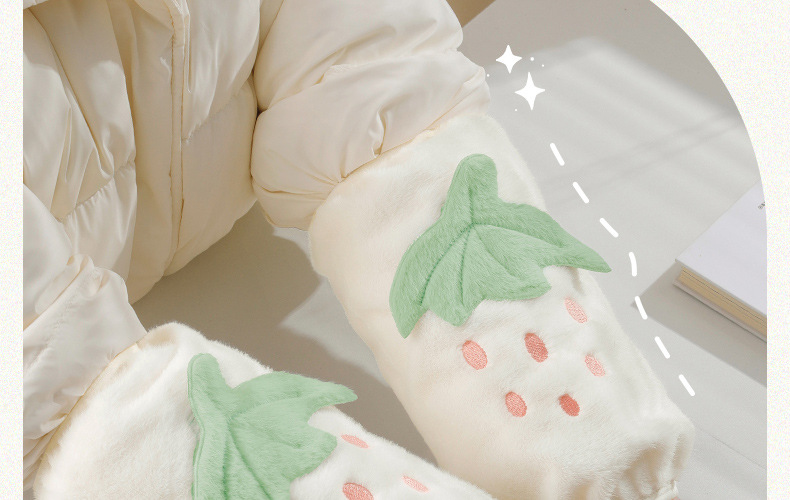Winter cute strawberry sleeve, cartoon for girls, long adult office anti-dirt fluffy hand sleeves, plush sleeves pic 3