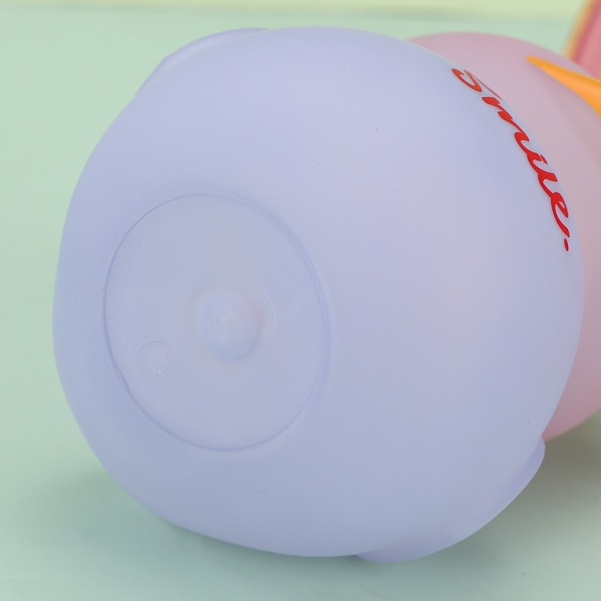 新款小容量黄色小鸭塑料杯夏季可爱学生吸管杯儿童背带子弹跳水壶详情11