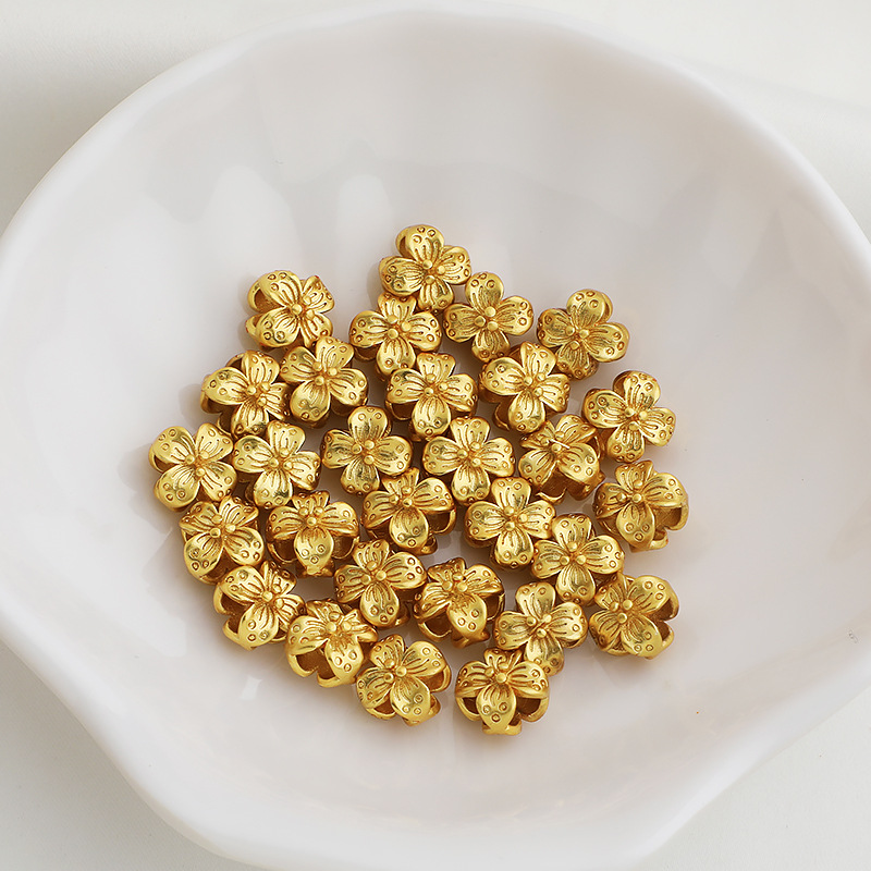 diy sand-gold gold-plated color-preserving double-sided three-dimensional through-hole four-leaf clover beaded string rope pendant material and accessory pic 4