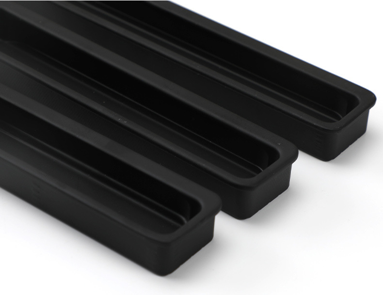 The black invisible handle of the tatami is embedded with the drawer handles of the cabinets and wardrobes. The sliding door is equipped with a golden concealed embedded handle pic 87