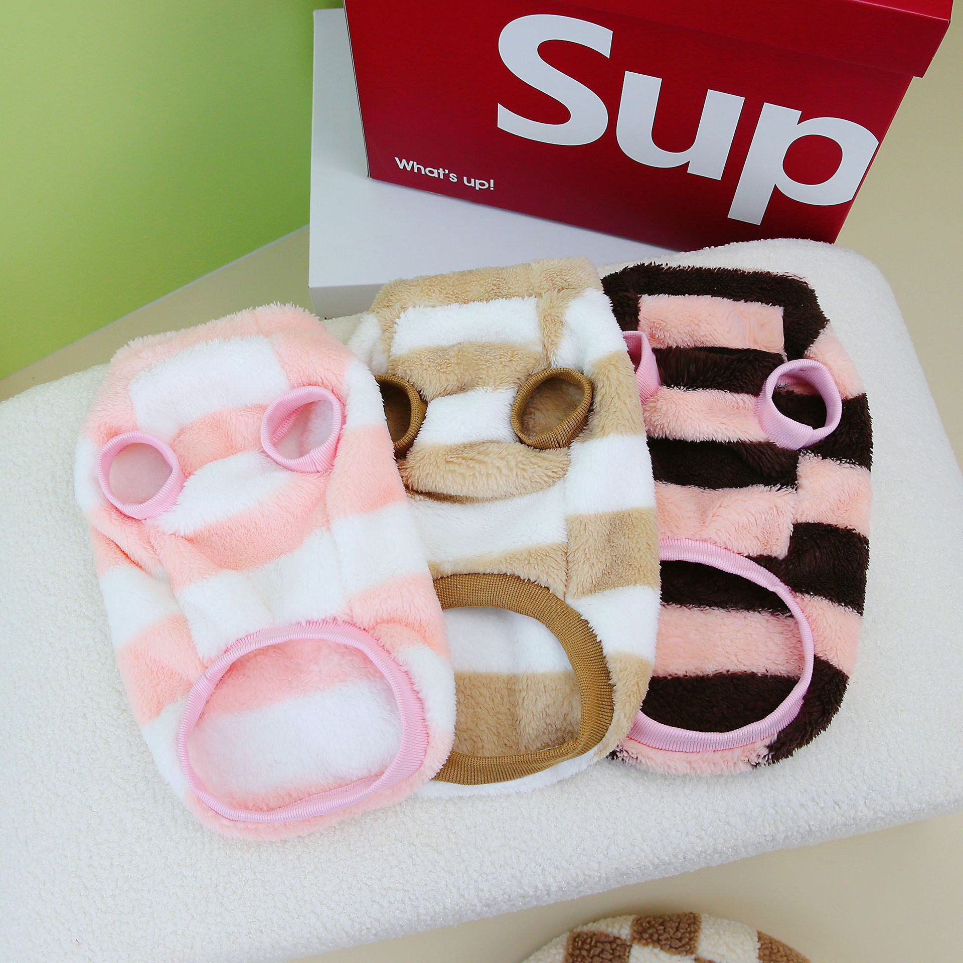 宠物衣服秋冬新款柯基腊肠绒衣中大型犬狗狗法兰绒面料两脚衣现货详情8