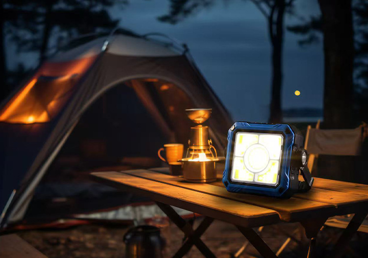 led太阳能手电筒强光爆亮户外充电便携多功能手提探照灯cob工作灯提灯详情6