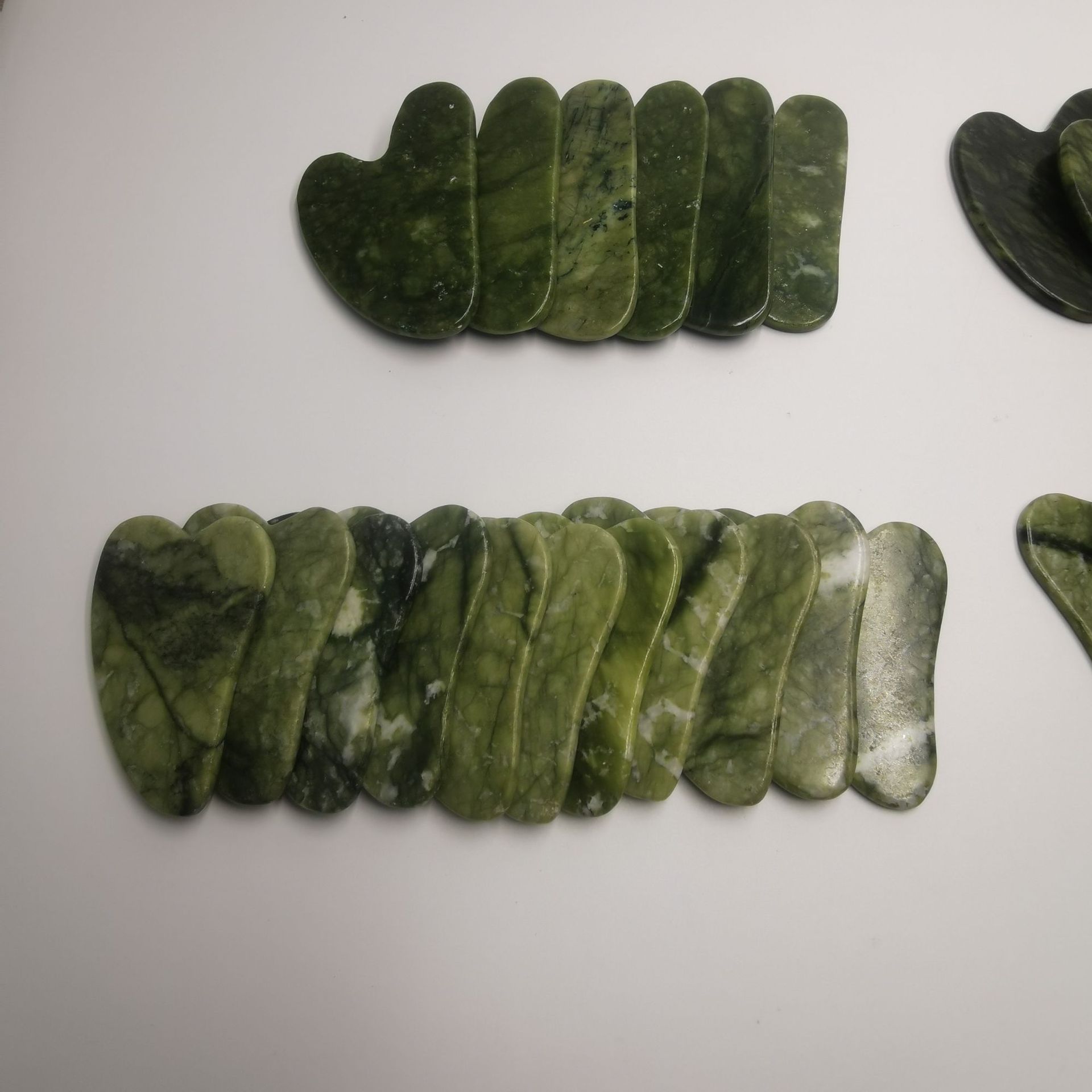 玉石刮痧板面部皮肤护理按摩专用美容经络按摩牛角天然岫玉刮痧板logo跨境厂家详情8