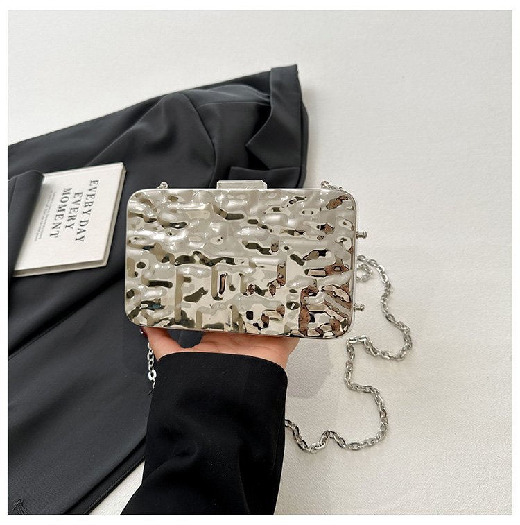 晚宴包金属2024夏季新款盒子女包链条单肩斜挎包褶皱跨镜女手机包详情86