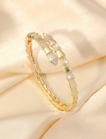 High-end light luxury full diamond snake bone bracelet, spring smooth body, elastic snake-shaped opening couple diamond-encrusted bracelet, copper micro-encrusted bracelet pic 3
