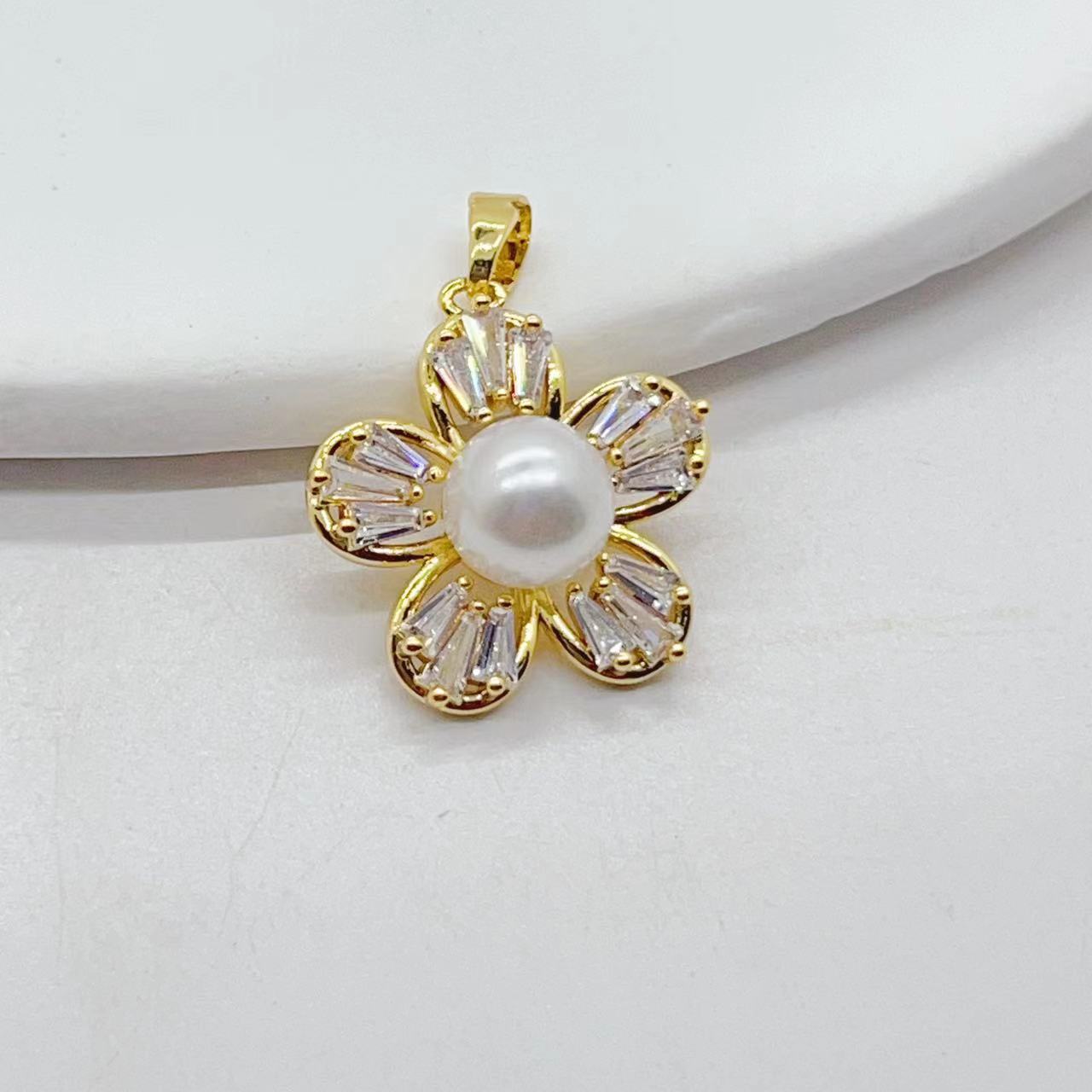 T-square zircon exquisite five-petal flower hollowed-out pearl flower necklace stud set of three accessories, copper-plated 18K color retention pic 6