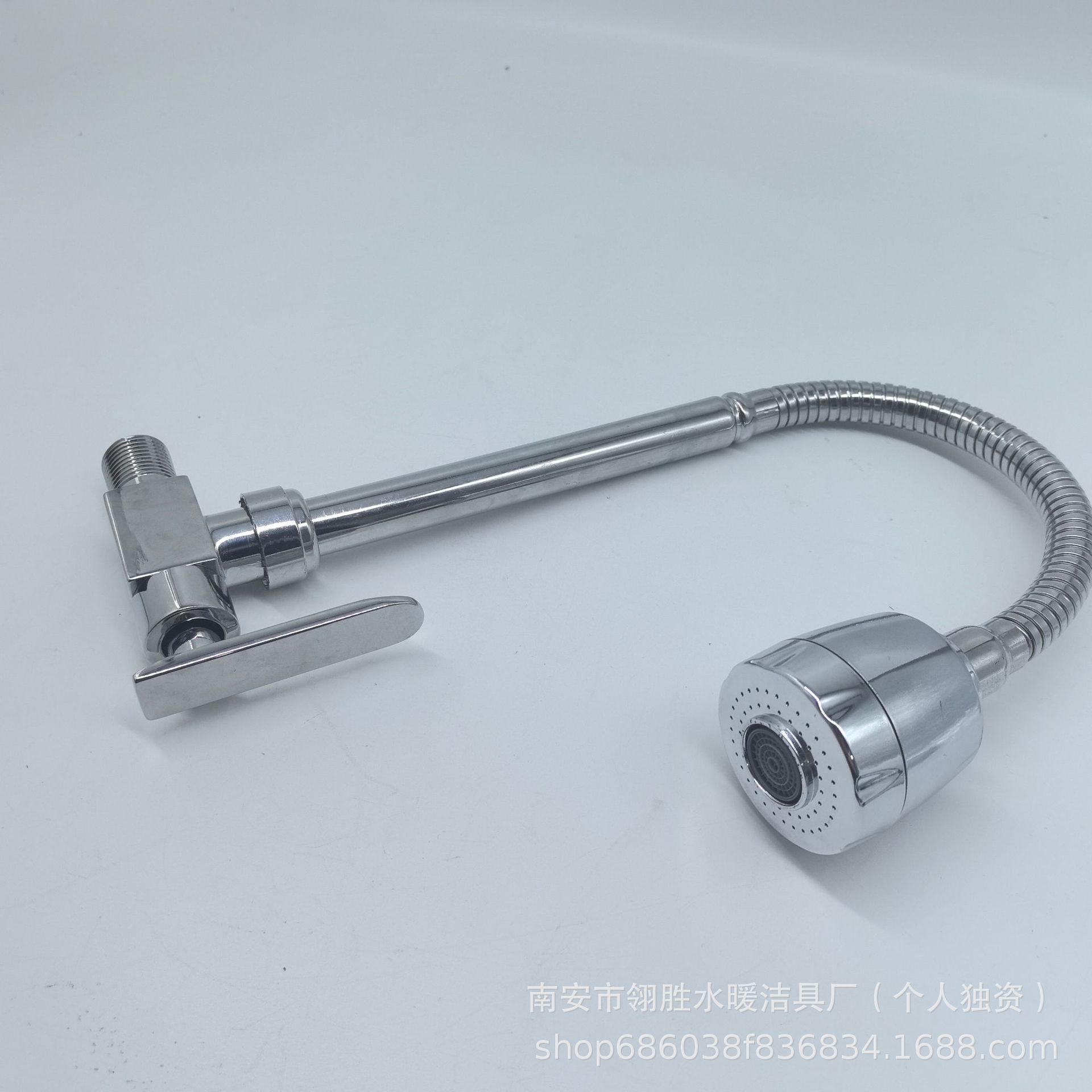 跨境款入墙万向单冷水龙头可旋转菜盆水槽单冷水龙头洗手池水龙头详情7
