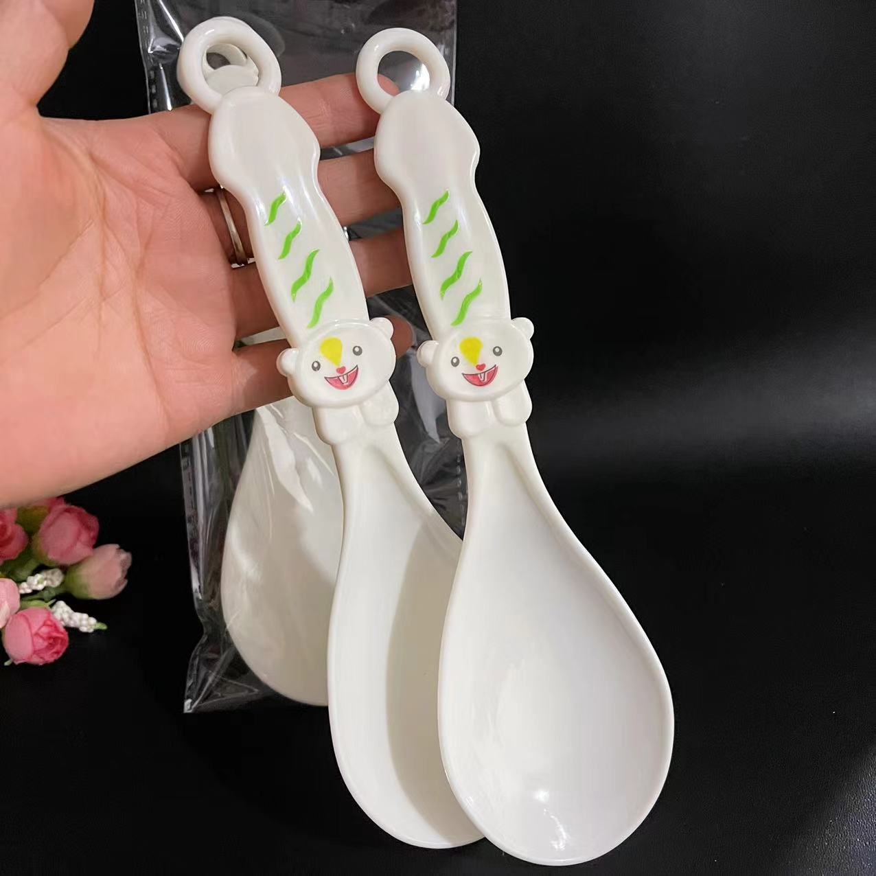 【 Zone 3-9 】0136 rice spoon 2/ Pack 144/ Box 576/ Case 0136 rice spoon Card Pack Household rice Spoon Cartoon Cute Spoon White Rice spatula Rice Spoon Kitchen Daily Use 2 yuan wholesale pic 2