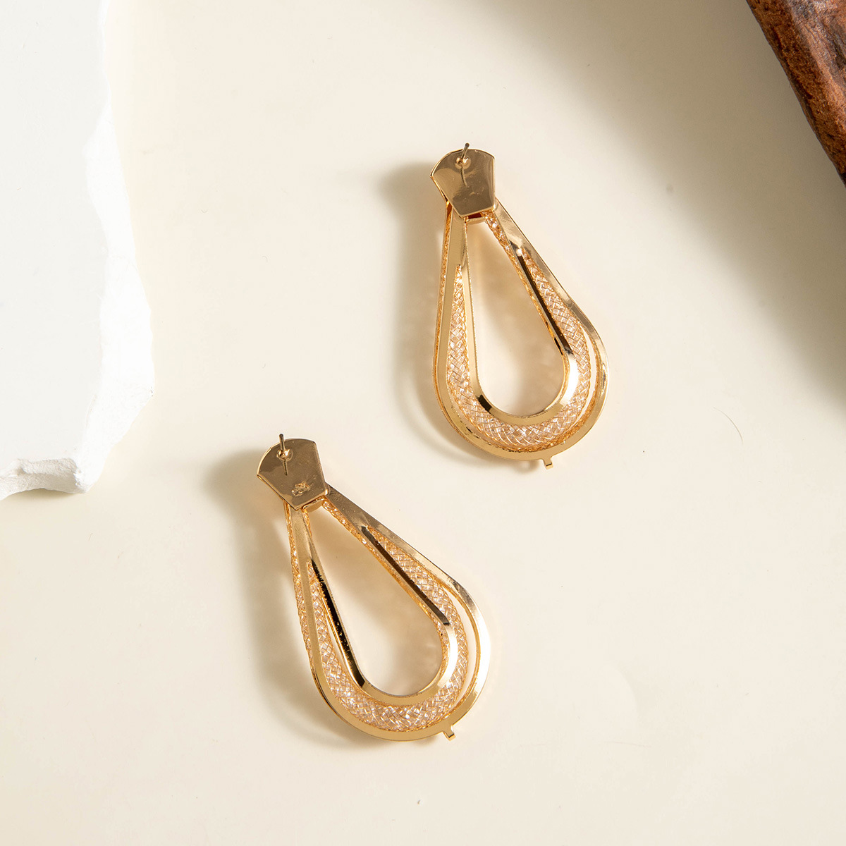 欧美跨境时尚几何设计感褶皱花朵耳环 小众镶珍珠高级感耳环耳饰详情31