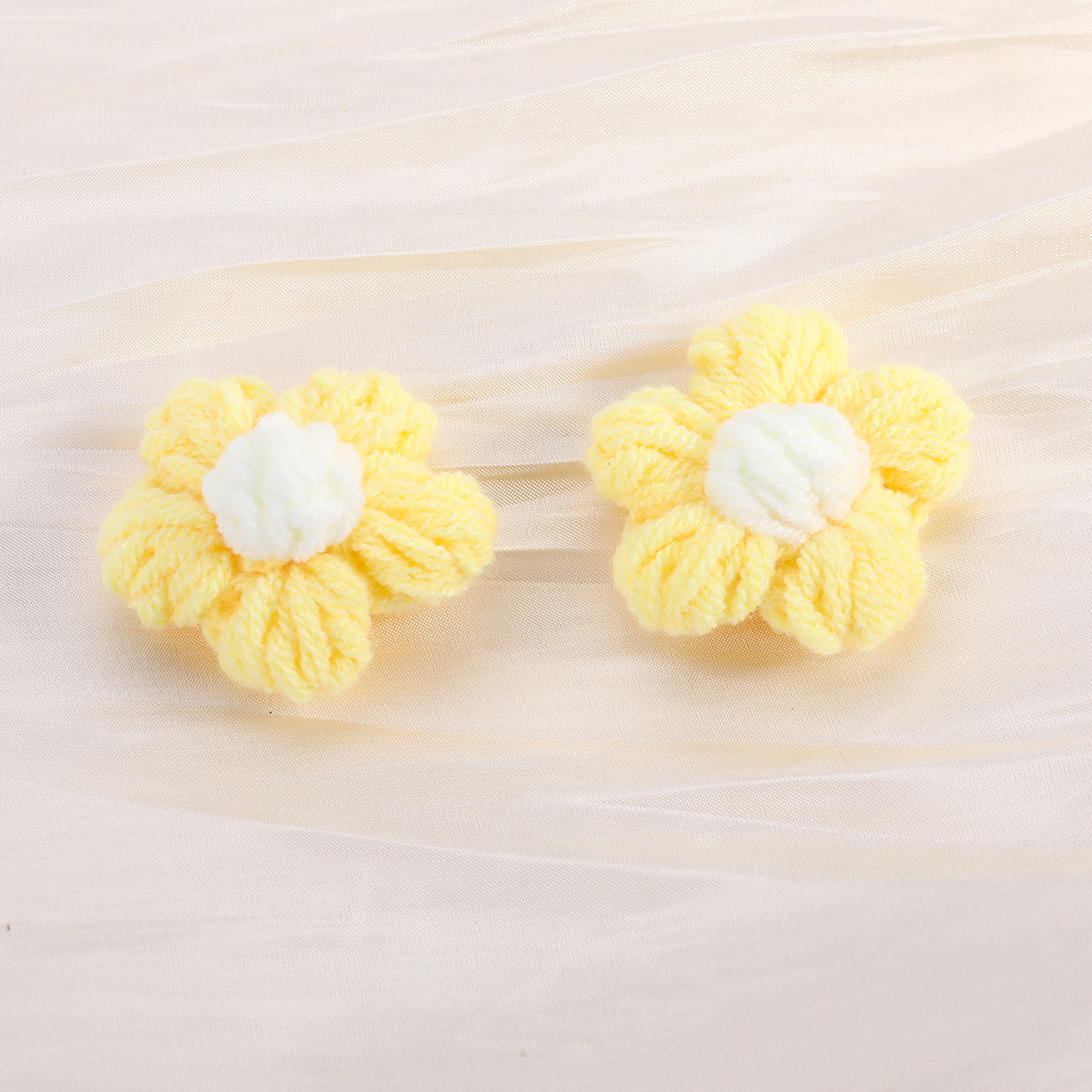 Cute handmade choux pastry, cotton, wool, thread, flower diy accessories, corsages, clothing accessories, bag pendants materials pic 20