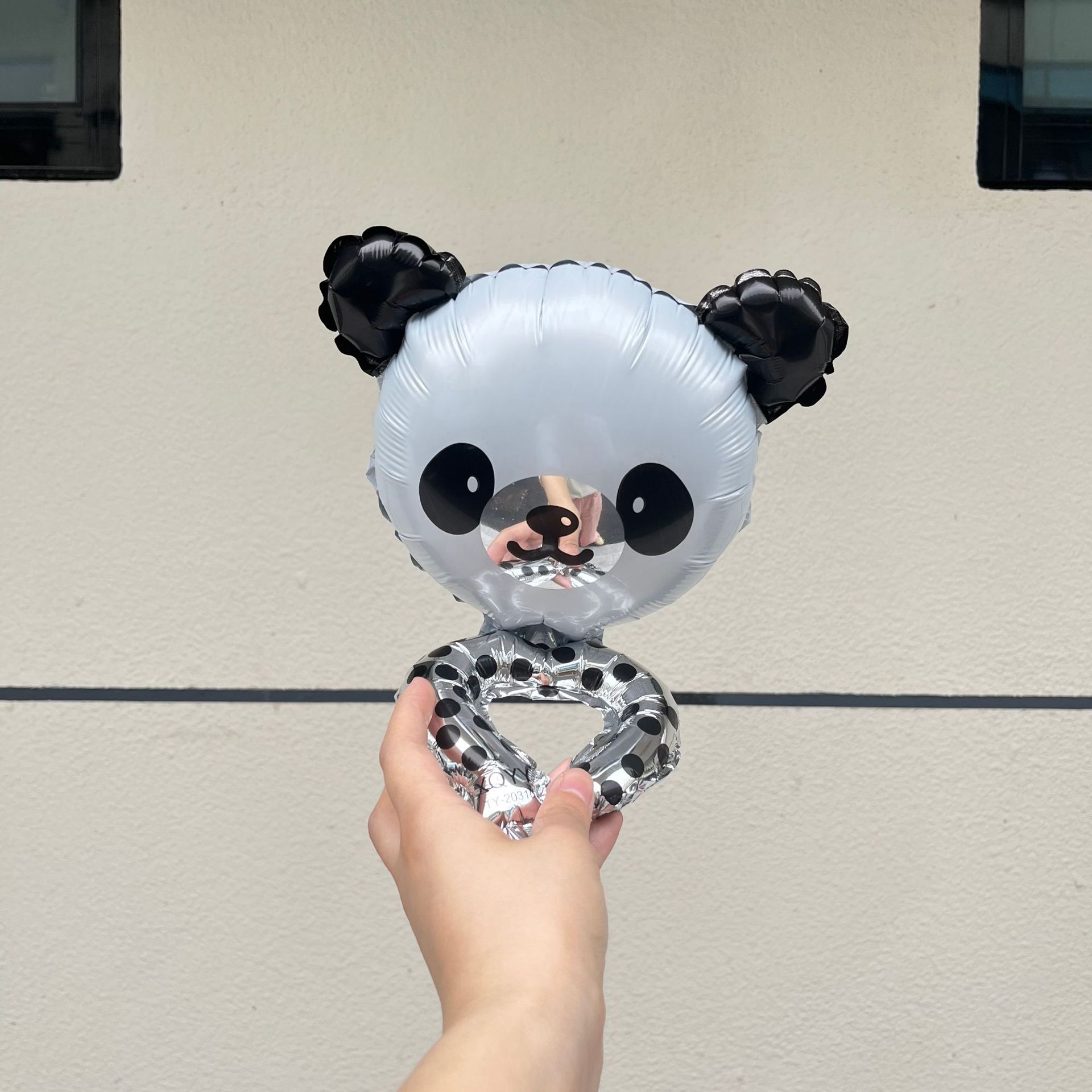 Dibujos animados animales muñeca globo niños pulsera llevar en la mano globo de tierra empuje micro comerciante barre el código pequeño regalo drenaje pic 17