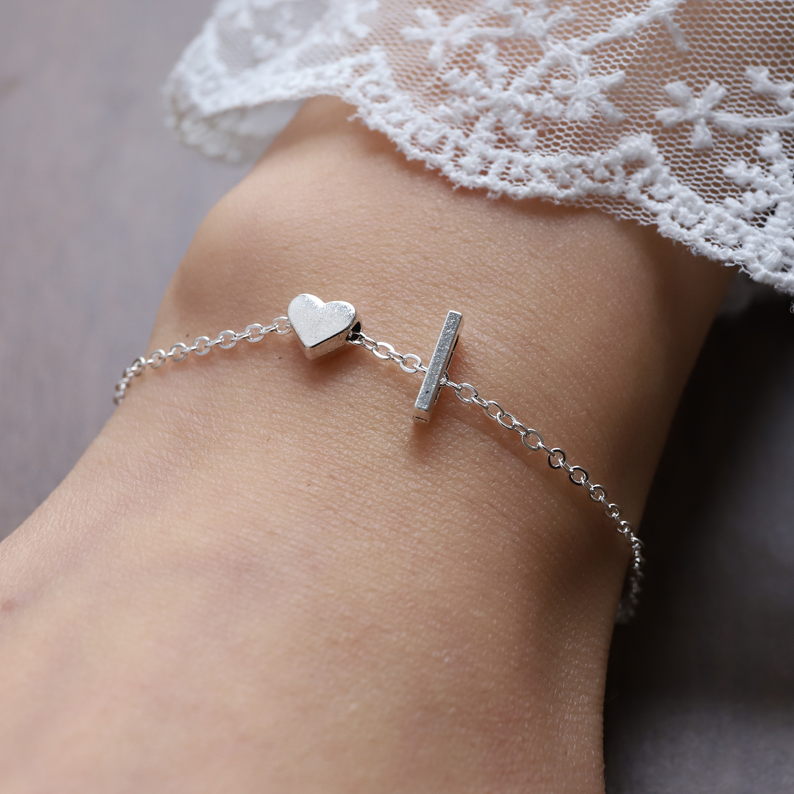 欧美跨境26个英文字母手链女个性气质合金心形字母手环手镯批发详情23