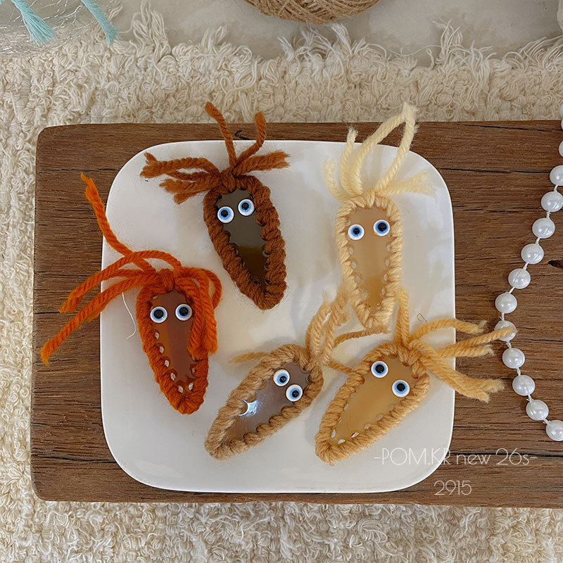 pom.kr新款秋冬创意复古毛绒绒几何边夹可爱碎发刘海夹百搭鸭嘴夹详情3