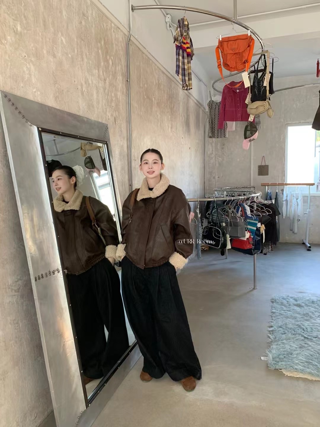 URR Room2024AW秋冬复古美式做旧廓形美拉德夹克机车皮毛一体皮衣详情3