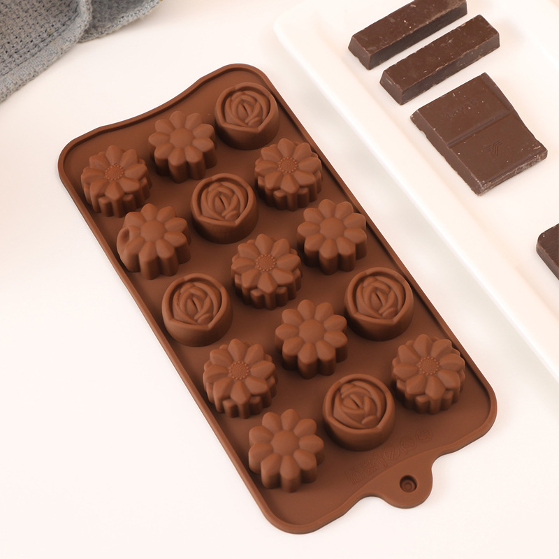 Silicone chocolate mold, candy mold, creative ice cube tray, three-flower type handmade soap mold, cartoon cake baking decoration pic 1