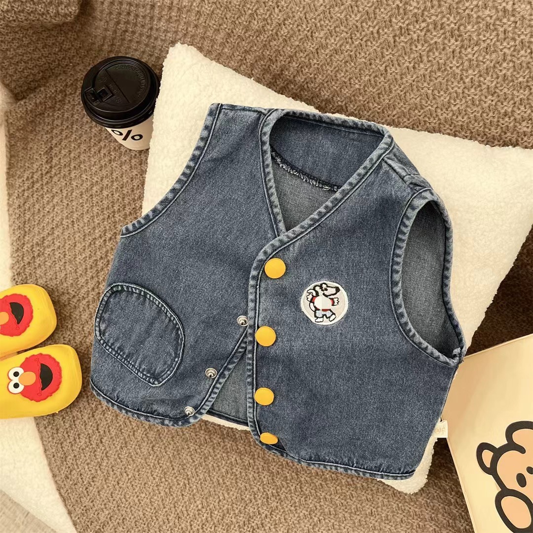For boys and girls, spring and autumn children's vests are stylish and versatile denim vests. For infants and toddlers, girls' jackets and waistcoats are trendy pic 12