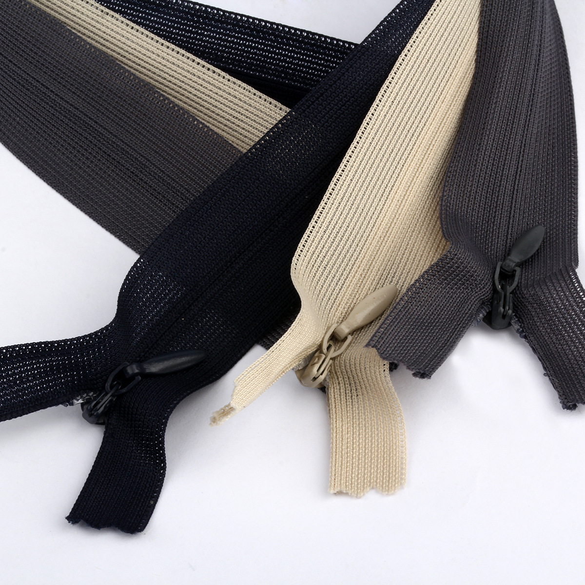 The manufacturer supplies 60cm needle thread invisible zippers in real stock, with open zippers in red, white, yellow, green and blue, and a length of 60cm pic 14
