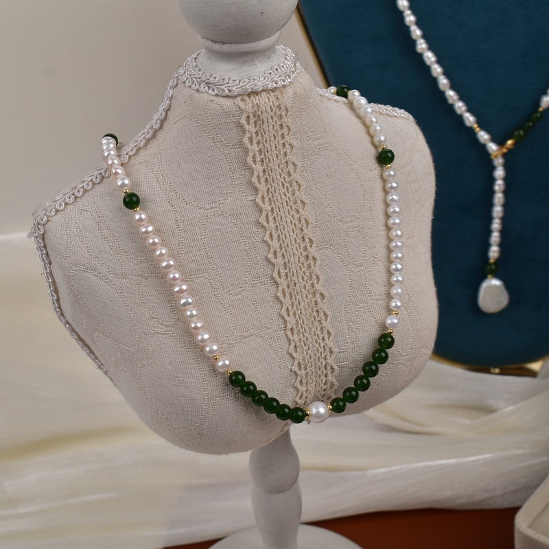 Natural freshwater pearl necklace, green agate round beads, elegant and high-end neckchain, autumn and winter outfit, pearl sweater chain pic 3