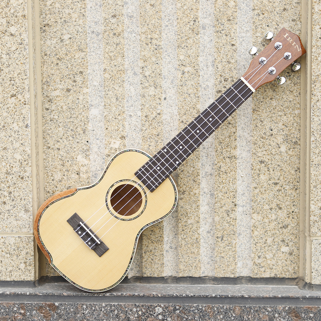 批发IRIN23寸云杉单板尤克里里香丝木护臂小吉他ukulele乌克丽丽详情8