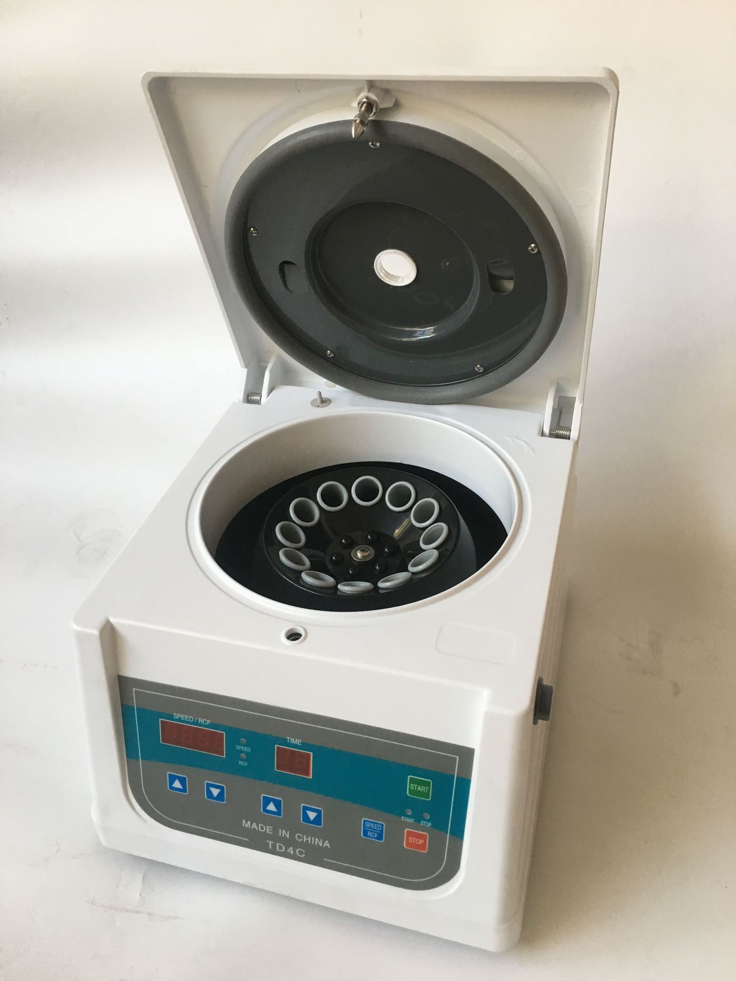 跨境专供TD4C离心沉淀器小型台式电动离心机4000转医用低速离心机详情6