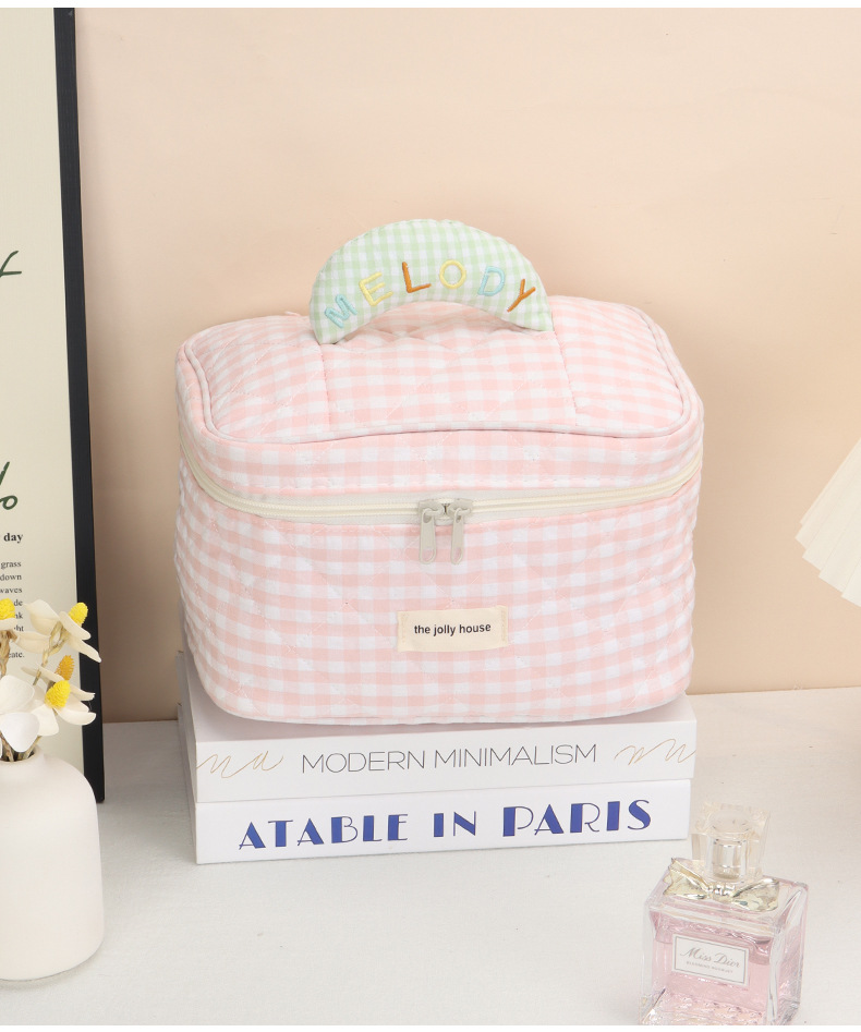 新款ins风格子化妆包大容量高级感可爱便携高颜值收纳包一个起批详情12